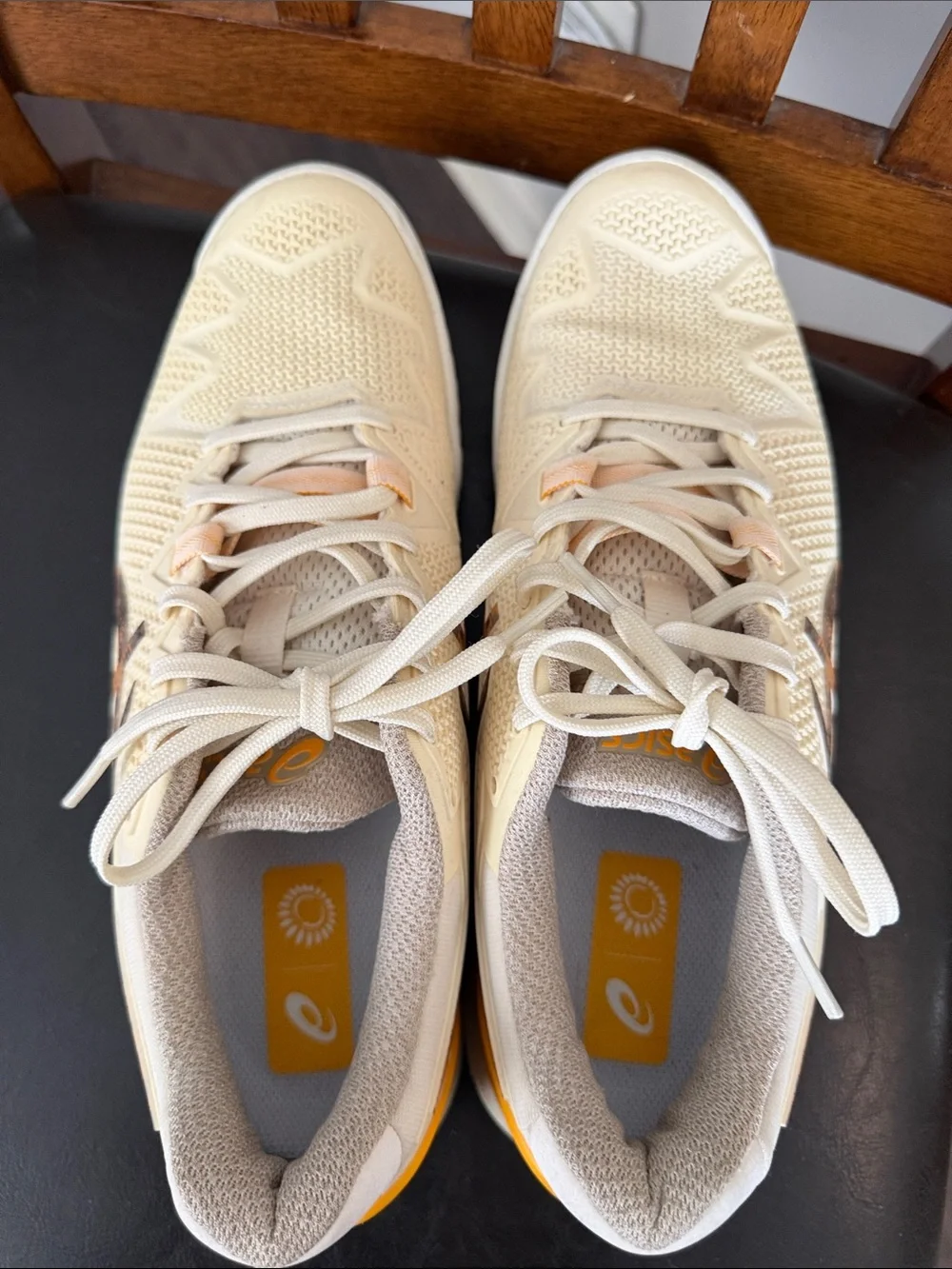 Like New!! ASICS Sneakers